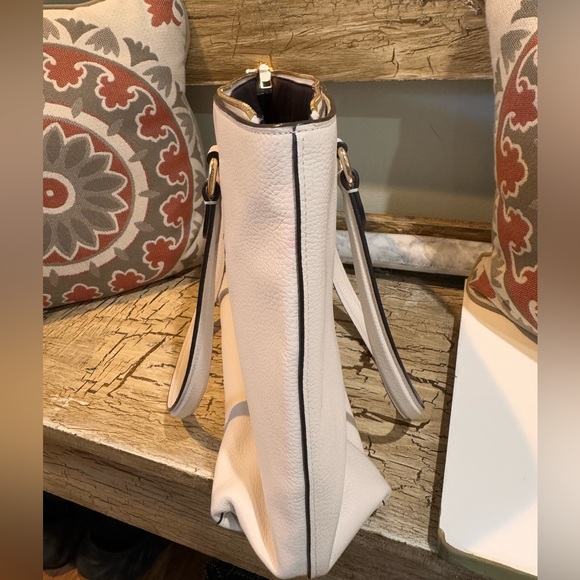 Coach White pebbled leather bag Tote zip top gold chalk Bag handbag F48637 - Picture 6 of 12